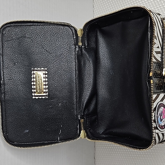 HENRI BENDEL CLASSIC STRIPED  TRAIN / COSMETIC CASE - Picture 6 of 9